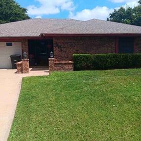 Cut Yard Med/High by Ultimate Landscape Contractor  reviewed on August 18, 2025