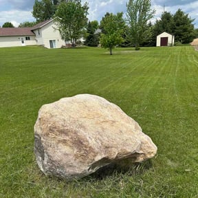 yard service by Lawn Care reviewed on August 19, 2025