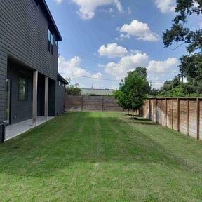 yard service by Bonita Bay Lawn Maintenance reviewed on November 20, 2025