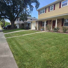 gardening service by Top Notch Services reviewed on August 21, 2025