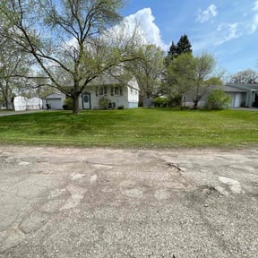 Leaf Removal by Big Chief Lawn Care reviewed on May 16, 2022