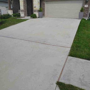 lawn care services by Rashard Durant reviewed on August 17, 2025