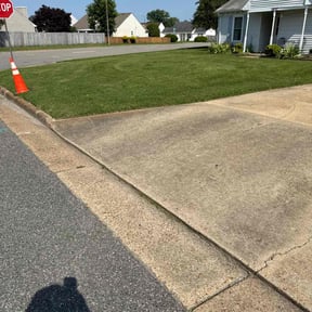 yard work by Bladed Edge Lawnscapes, LLC reviewed on August 17, 2025