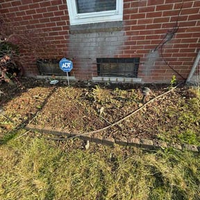 Flower Bed Weeding by Escobar Lawn Care Services reviewed on April 22, 2026