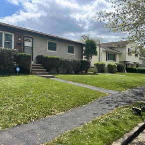 lawn care by Greg&#039;s Landscaping reviewed on August 17, 2025