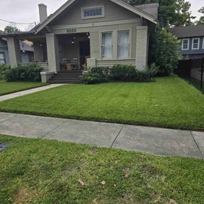 residential landscaping by Man & Mower reviewed on August 18, 2025