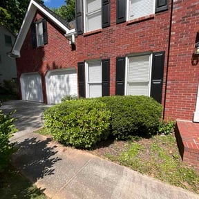 Bush Trimming by Green to Green Lawn Care LLC reviewed on May 16, 2026