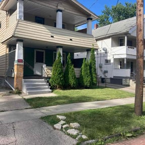 yard care by Flores Landscaping reviewed on August 16, 2025