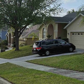 Leaf Removal by Greg's gardens reviewed on August 18, 2025