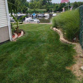 landscape maintenance by Virgil lawn service reviewed on August 21, 2025