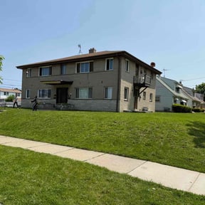 yard service by Hunter's Green Lawn Care reviewed on August 16, 2025