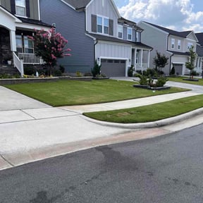 yard service by Fidel & Sons Lawncare reviewed on August 21, 2025