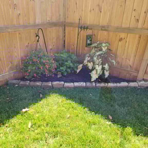Flower Bed Weeding by Texas 4 Seasons reviewed on August 15, 2025