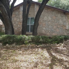 Bush Trimming by A Cut Above reviewed on August 21, 2025