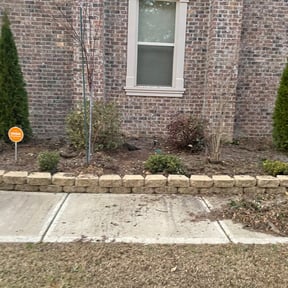 Bush Trimming by D&A Landscaping reviewed on August 15, 2025
