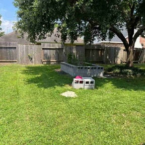 lawn care by LoneStar Mow Pros reviewed on May 2, 2024