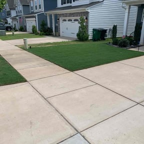 yard work by RB Mowing reviewed on September 29, 2025