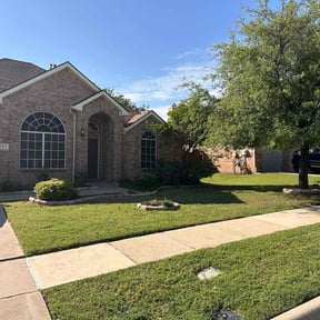 yard maintenance by A1 Sears Carpet Cleaning/Landscaping reviewed on November 18, 2025