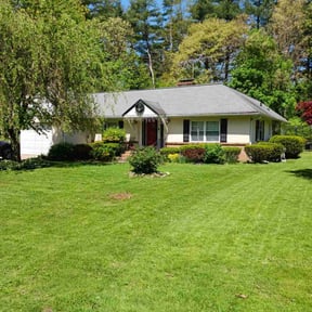 yard maintenance by Gary Wright landscaping reviewed on August 14, 2025