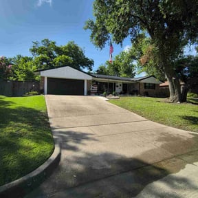 yard service by J &amp; R&#039;s  Lawn Care Where the Grass is Greener reviewed on November 21, 2025