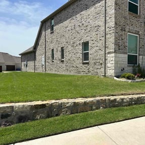 gardening service by Green Living reviewed on November 30, 2025