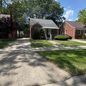 lawn service by J5 Lawn Care reviewed on August 18, 2025