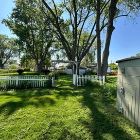 lawn service by Done Right Lawn Service reviewed on October 17, 2023