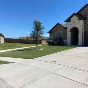 yard maintenance by Reliable Lawn reviewed on November 19, 2025