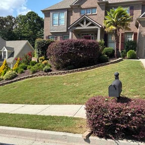 Bush Trimming by REMAVAIL PRO LAWN reviewed on August 26, 2026