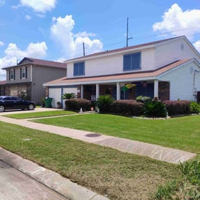 yard work by Sam's lawn care reviewed on November 21, 2025