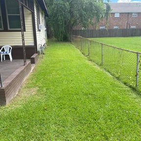 landscape maintenance by Maxslawncare reviewed on August 19, 2025