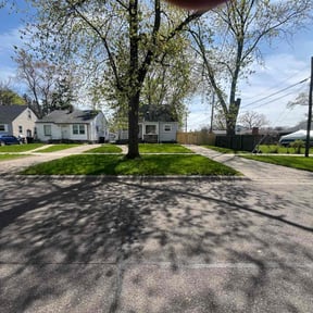 landscaping by JW Lawn Care Service reviewed on August 21, 2025