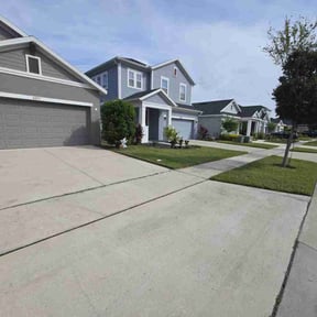 landscape maintenance by Verns Lawncare LLC reviewed on August 7, 2025