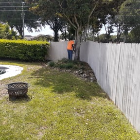 Flower Bed Weeding by Danny's lawncare reviewed on August 17, 2025