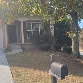 Leaf Removal by Veterans Lawncare reviewed on October 3, 2025