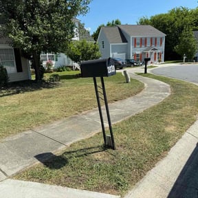 Bush Trimming by JDD Lawn Care reviewed on November 24, 2025