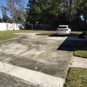 Leaf Removal by Dae&#039;s Landscaping reviewed on October 1, 2025