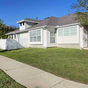 landscape maintenance by Sweat Equity Services reviewed on November 20, 2025