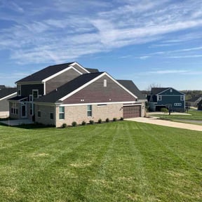 turf maintenance by Hi-Viz Property Management reviewed on August 20, 2025