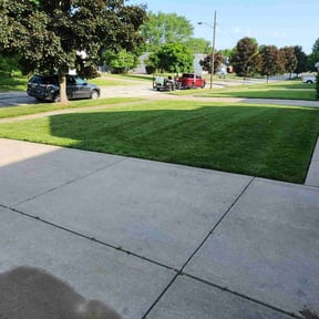 landscaping services by Demetrieus Bennett reviewed on August 20, 2025