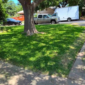 yard service by Ryan's Mowing LLC reviewed on August 15, 2025