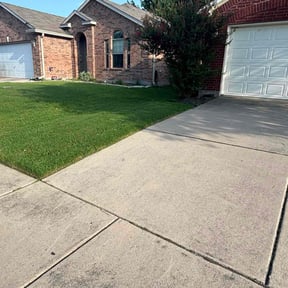 landscaping services by Top Landscape Maintenance LLC reviewed on August 18, 2025