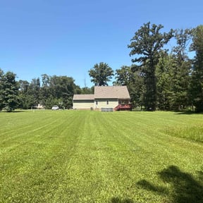 yard care by Lawngal reviewed on August 19, 2025