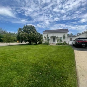 yard service by Burton's Landscaping reviewed on August 17, 2025