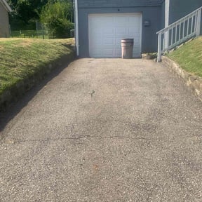 grass cutting by Majestic32Scapesllc reviewed on May 12, 2025