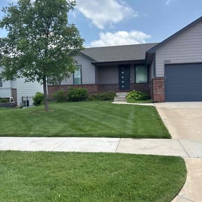 yard care by Schneekloth Lawn Care reviewed on November 23, 2025