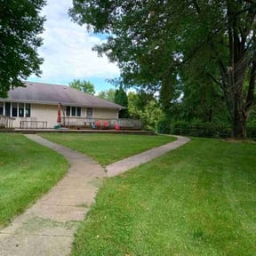 lawn service by We Great lawn care reviewed on April 14, 2024