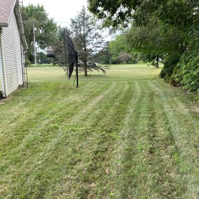 lawn maintenance by J&amp;R’s Lawn Service and Snow Plowing reviewed on August 13, 2024
