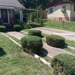 Bush Trimming by J&R Lawncare & Maintenance reviewed on August 15, 2025