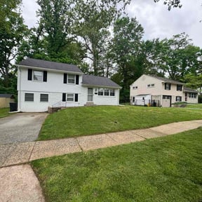 yard service by George's Lawn Care reviewed on August 21, 2025
